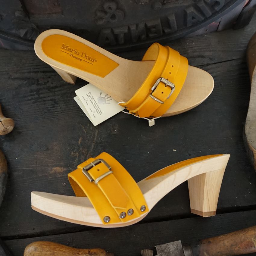 Mario Doni, zoccoli da donna artigianali