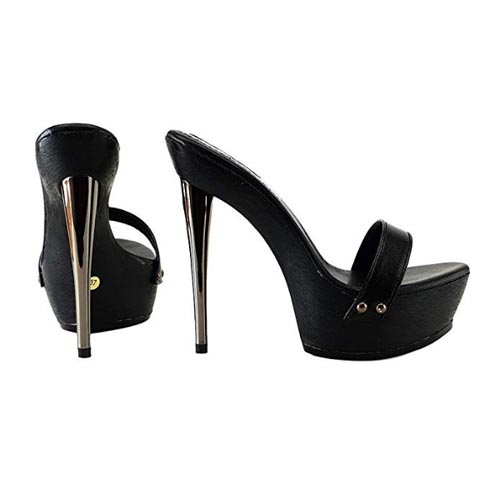 zoccolo nero con tacco metallico