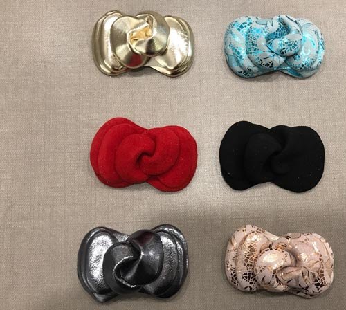 Zoccolo tacco 13 in legno e pelle con fiocco - immagine 3