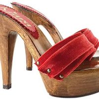 zoccoli in velluto rosso