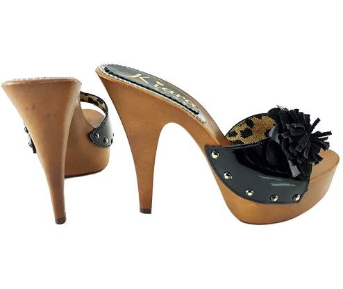 zoccoli neri con fiocco