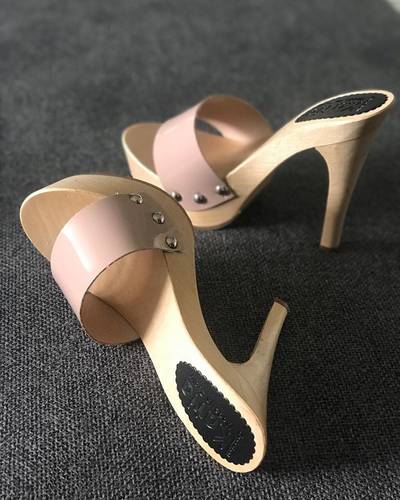 zoccoli in legno da Katia Creazioni