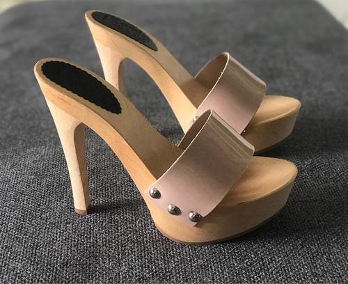 zoccoli sexy di legno