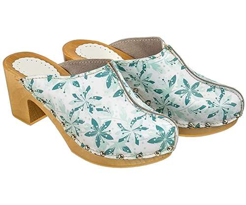 zoccoli sanitari da donna