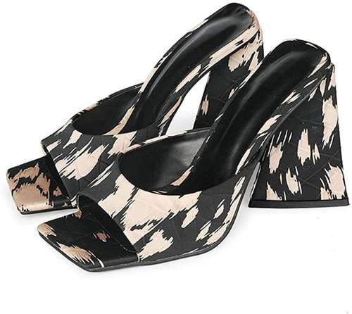 sandali con tacco a triangolo - immagine 19