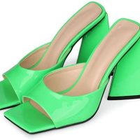 sandali con tacco a triangolo