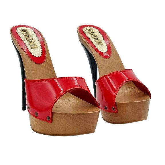 zoccoli tacco 14 e fascia rossa