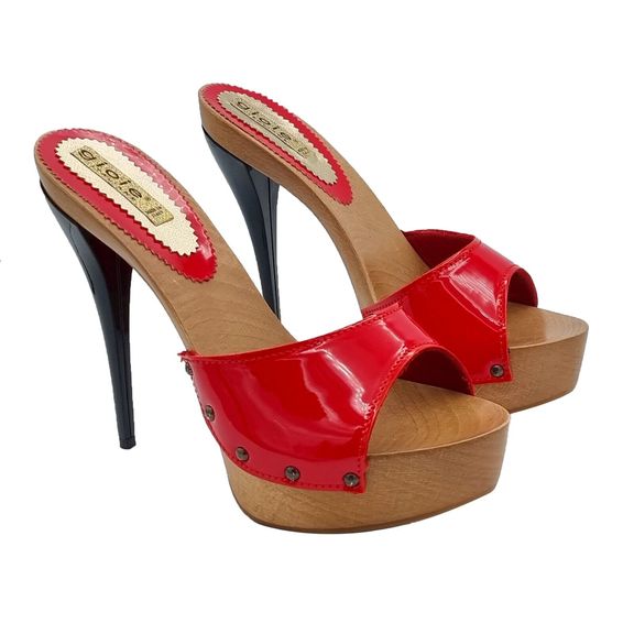 zoccoli tacco 14 e fascia rossa