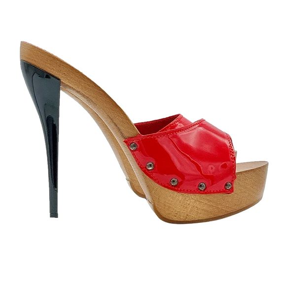 zoccoli tacco 14 e fascia rossa