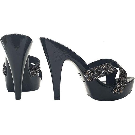 zoccoli con punta aperta