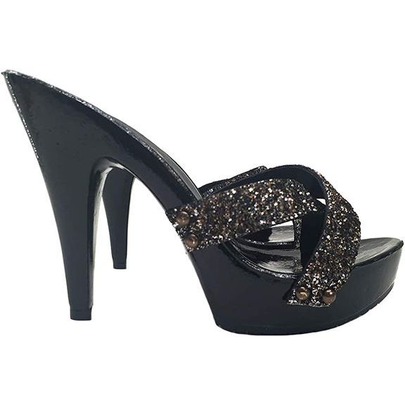 zoccoli con punta aperta