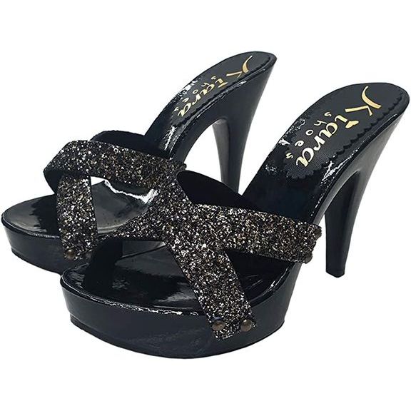 zoccoli con punta aperta