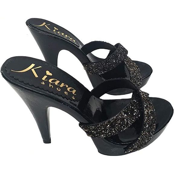 zoccoli con punta aperta