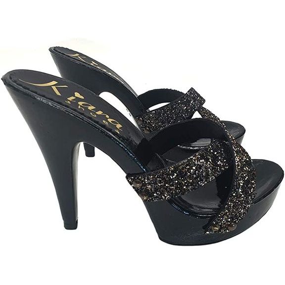 zoccoli con punta aperta