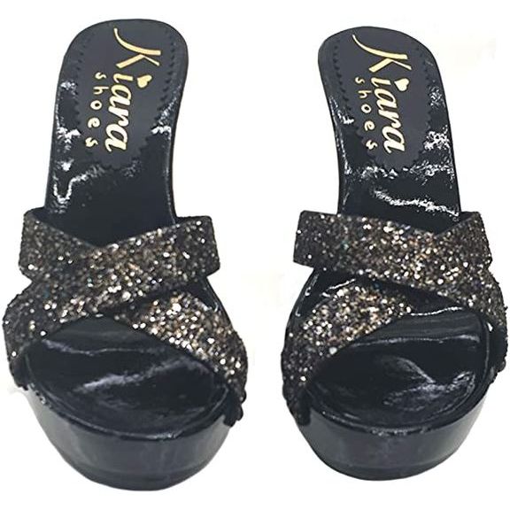 zoccoli con punta aperta