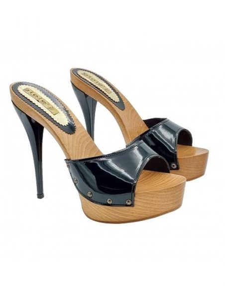 zoccoli neri con tacco a spillo laccato