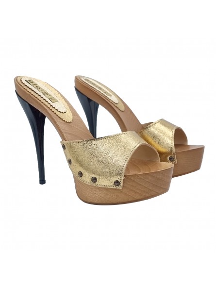 zoccoli colore oro con tacco a spillo laccato