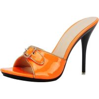 Sandali estivi con fibbia