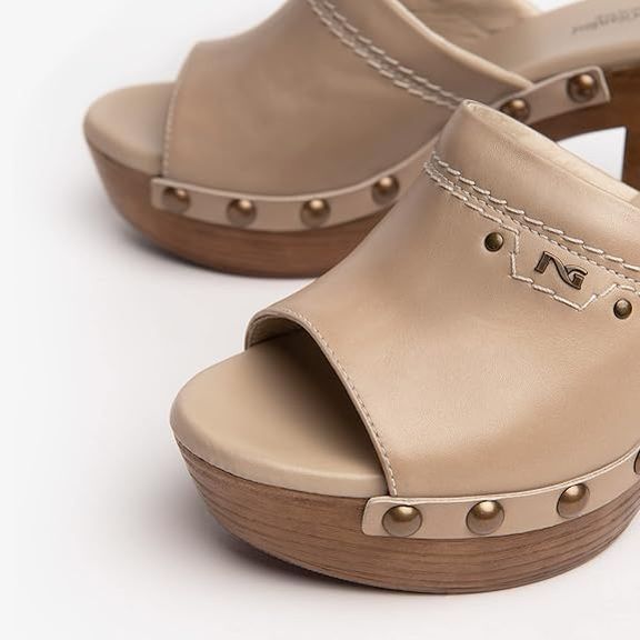 Zoccoli con fascia in pelle Nero Giardini - immagine 7